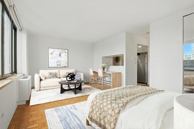 161 W 61st St in New York, NY - Building Photo - Building Photo