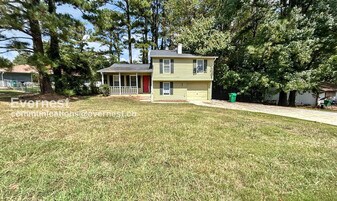 1888 Singer Way in Lithonia, GA - Building Photo