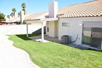 5453 Desert Valley Dr in Las Vegas, NV - Building Photo - Building Photo