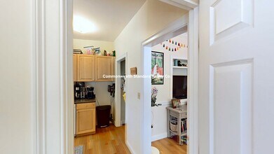 1340 Commonwealth Ave in Boston, MA - Foto de edificio - Building Photo