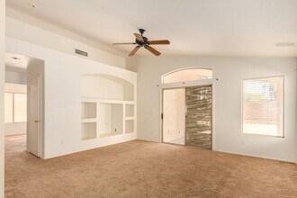 7304 W Irma Ln in Glendale, AZ - Foto de edificio - Building Photo