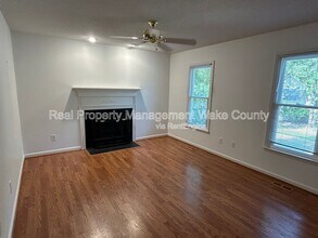 1811 Kelly Glen Dr in Apex, NC - Building Photo - Building Photo