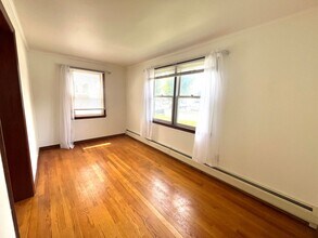 40 W Caracas Ave in Hershey, PA - Building Photo - Building Photo