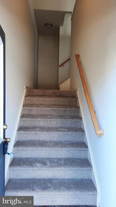 304 Antilles Court in Hampden Township, PA - Building Photo