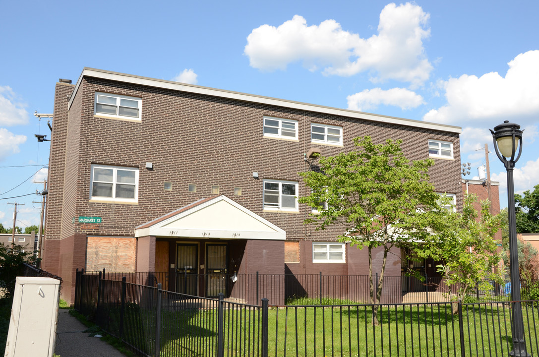 Whitehall Apartments in Philadelphia, PA - Building Photo