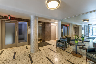 710 Spadina Ave in Toronto, ON - Building Photo - Interior Photo