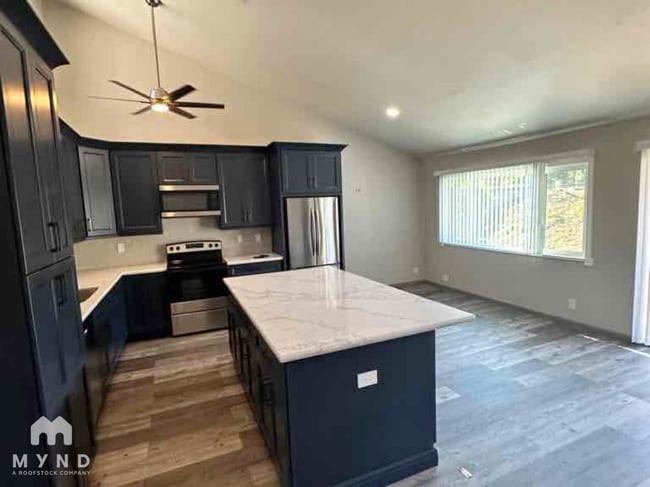 property at 5400 Mountain Blvd