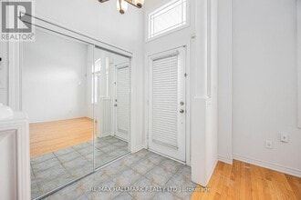 17 Oceanview St in Richmond Hill, ON - Building Photo - Building Photo