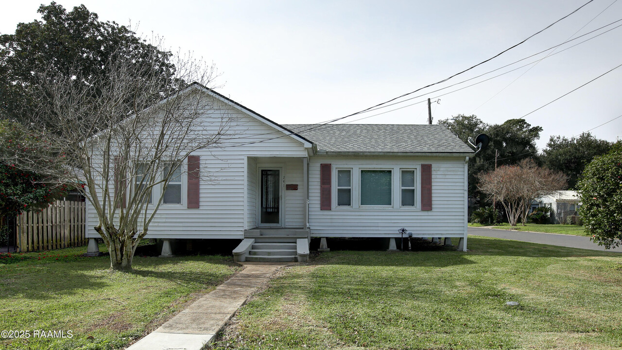 241 Henry St in Lafayette, LA - Foto de edificio