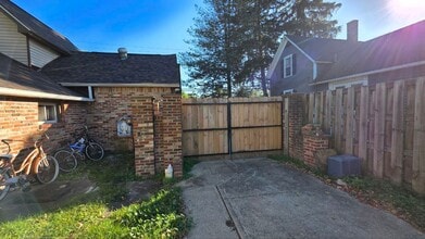 25260 Sprague Rd in Olmsted Falls, OH - Building Photo - Building Photo