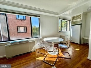 5112 MacArthur Blvd NW in Washington, DC - Building Photo - Building Photo