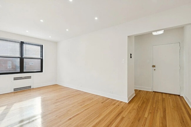 153 E 33rd St in New York, NY - Building Photo - Building Photo