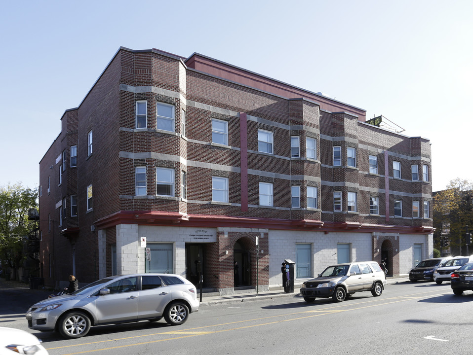 1040 Van Horne in Montréal, QC - Building Photo