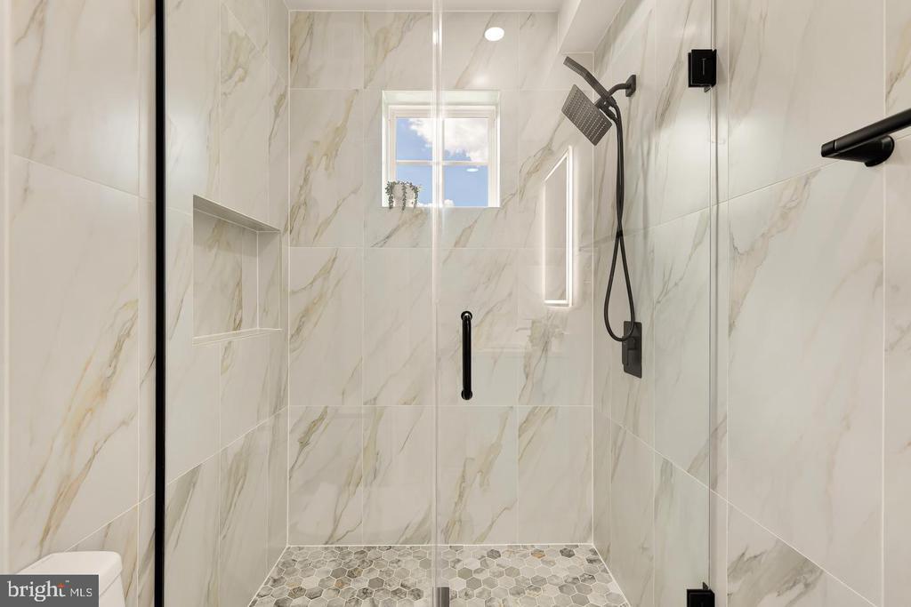 3923 14th St NW in Washington, DC - Building Photo