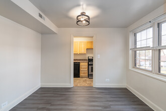 Samester Apartments in Baltimore, MD - Building Photo - Interior Photo