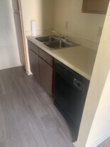 Hampshire Apartments in Denton, TX - Building Photo