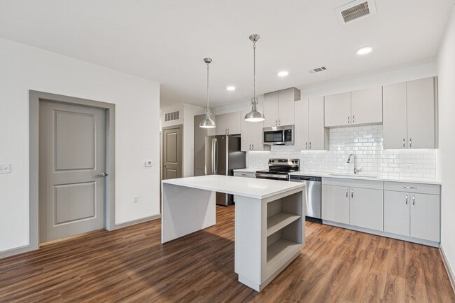 Kelly Hollow in Edmond, OK - Building Photo - Building Photo