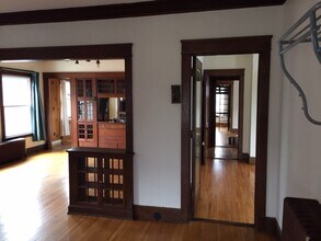 3320 Lyndale Ave S, Unit 2 in Minneapolis, MN - Foto de edificio - Building Photo