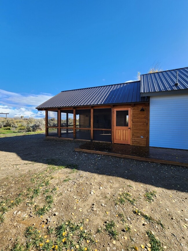 88 Paradise Rd in Pinedale, WY - Building Photo - Building Photo