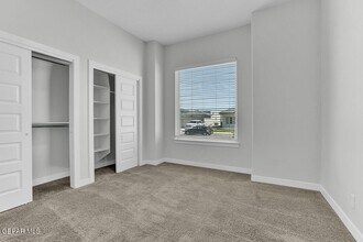13405 Emerald Glass Dr in Horizon City, TX - Building Photo - Building Photo