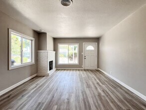46 Glenwood Dr in Napa, CA - Foto de edificio - Building Photo