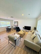 300 NE 7th St in Boca Raton, FL - Building Photo - Building Photo