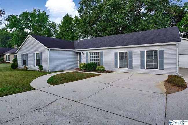 13010 Coys Dr SE in Huntsville, AL - Building Photo - Building Photo