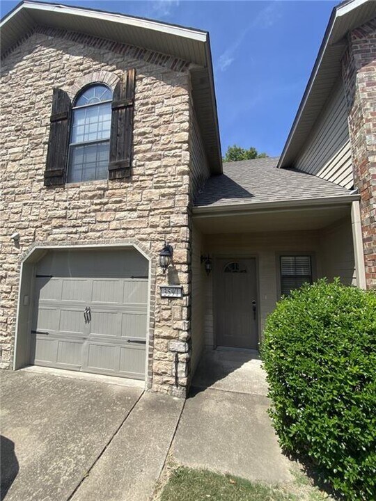 3591 W Chevaux Dr in Fayetteville, AR - Building Photo