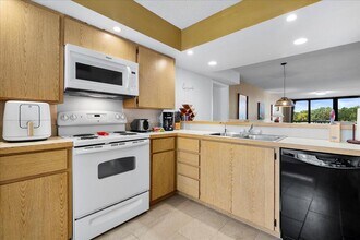 2421 Village Blvd in West Palm Beach, FL - Building Photo - Building Photo