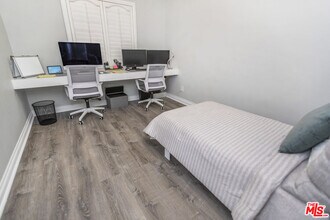 5082 Don Pio Dr in Los Angeles, CA - Building Photo - Building Photo