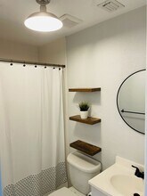 4613 Bayshore Dr, Unit B5 in Naples, FL - Building Photo - Building Photo