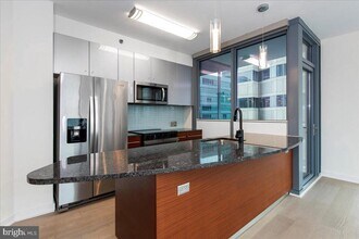 2101 Market St in Philadelphia, PA - Building Photo - Building Photo