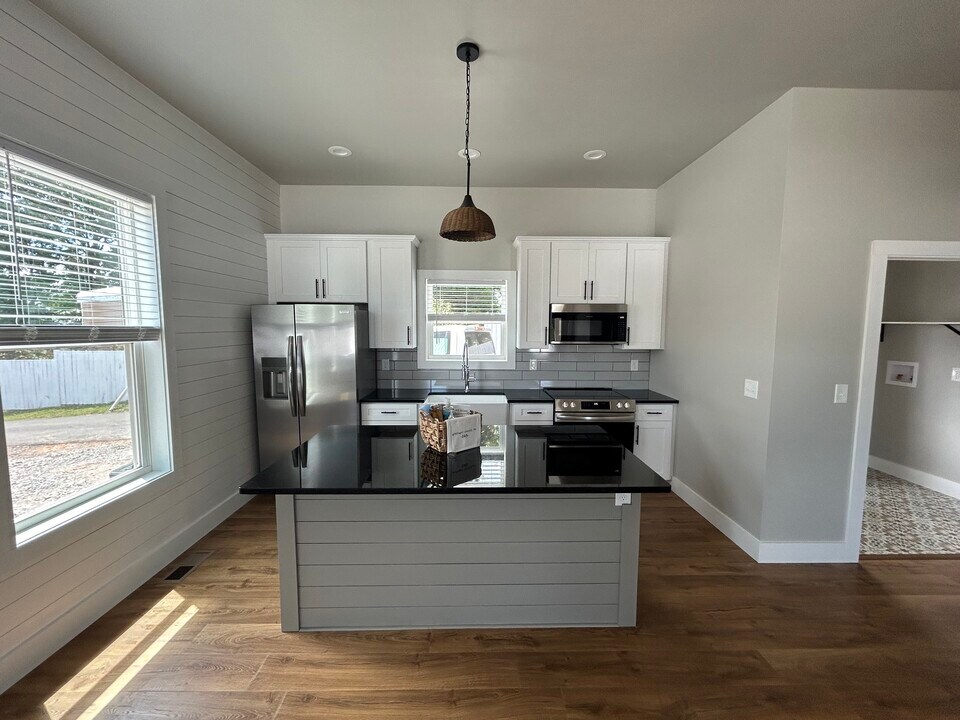 211 Auttie Cir in Bean Station, TN - Building Photo