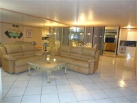 1000 S Ocean Blvd, Unit 17C in Pompano Beach, FL - Building Photo - Building Photo