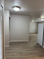 1004 S Cloverdale St in Seattle, WA - Building Photo