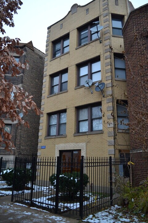 2948 W Nelson St in Chicago, IL - Building Photo