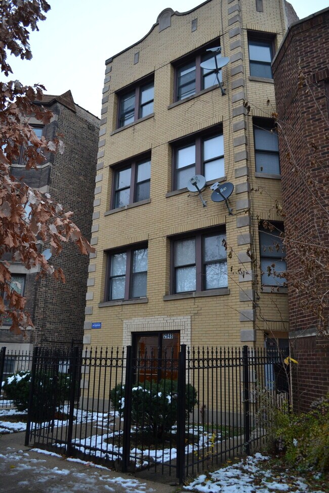 property at 2948 W Nelson St
