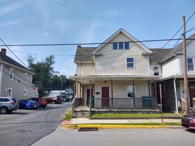21 N 2nd St in Stroudsburg, PA - Building Photo