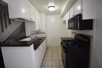 5652 Colfax Ave in North Hollywood, CA - Building Photo - Building Photo