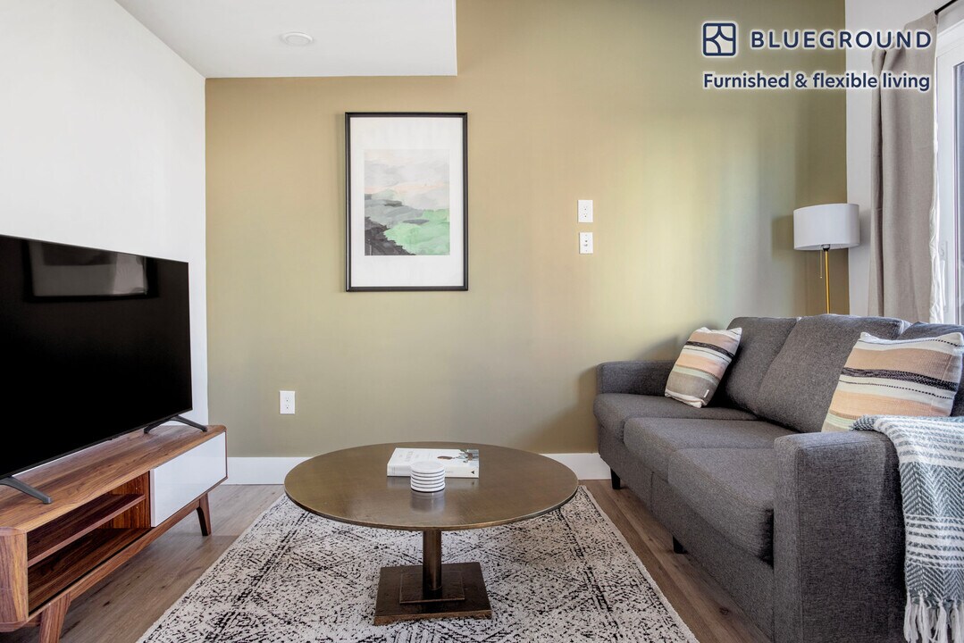 14 P St NW-Unit -FL4-ID805 in Washington, DC - Foto de edificio