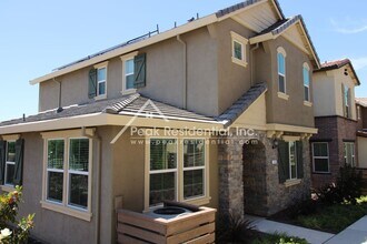 1 Huddlestone Cir in Roseville, CA - Foto de edificio - Building Photo