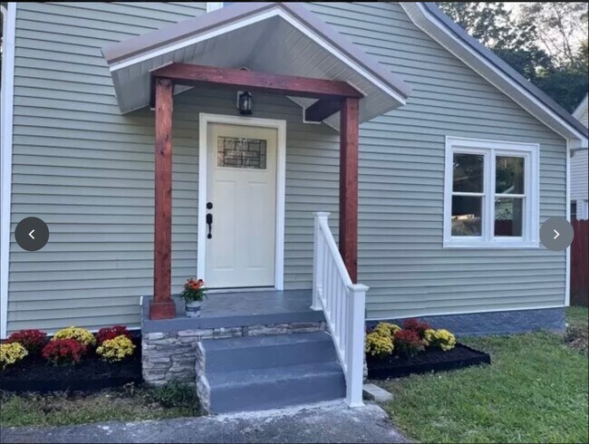 106 E Frazier Ave in Columbia, KY - Building Photo - Building Photo