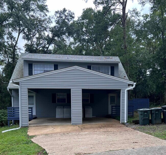 property at 2463 Dundee Dr