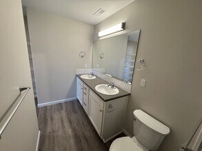 40 Sand Ridge Ct in Lebanon, OR - Building Photo - Building Photo