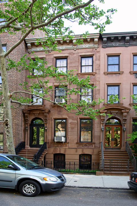 Converted SFH in New York, NY - Building Photo