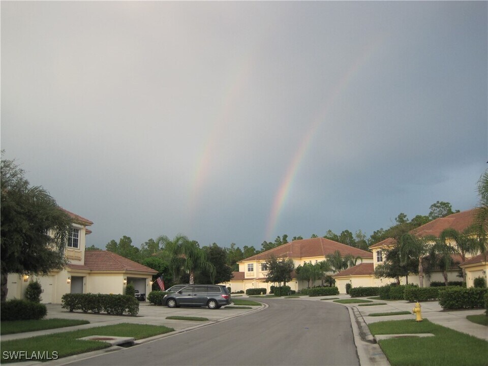 7836 Clemson St in Naples, FL - Building Photo