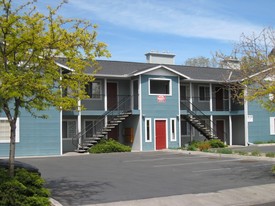 Colonial Court Apartments