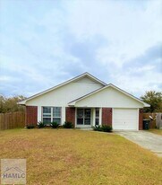 1758 Ashton Dr in Hinesville, GA - Building Photo