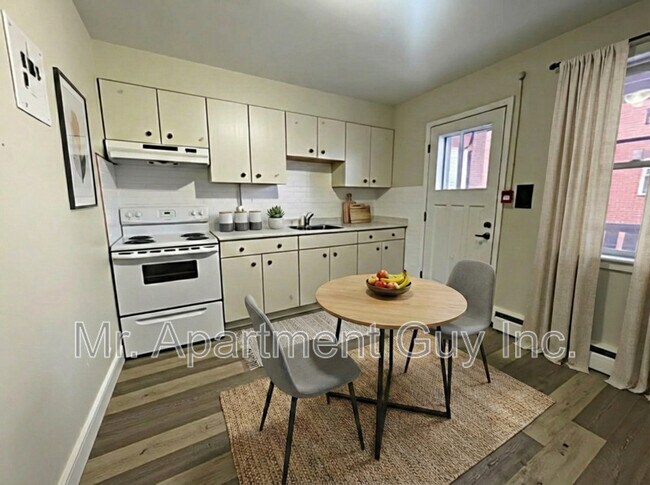 1454 Barton St E in Hamilton, ON - Building Photo - Building Photo