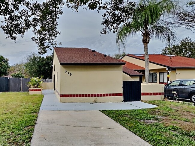 739 Golden Sunshine Cir
